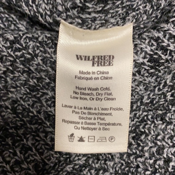 Aritzia Wilfred free sweater - Picture 5 of 5